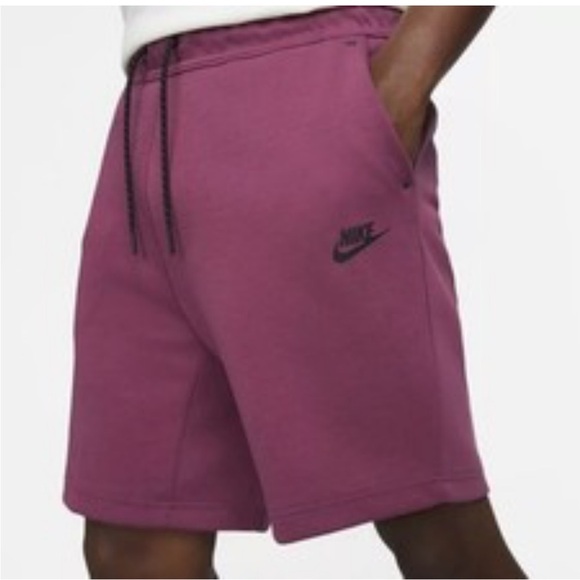 Nike Men's Tech Fleece Shorts size large - Picture 3 of 4